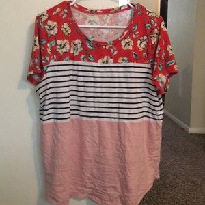 💙🌵Maurices 24/7 floral tee🌵💙